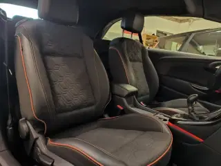 Opel Cascada 1,4 T 140 Cosmo