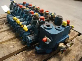 New Holland LB115B Hydraulikklaver 78305216