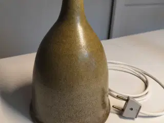 Fin Keramik lampe fra færøerne ( føroya steintoy )