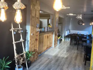 ALYOOZ RESTAURANT TIL SALG