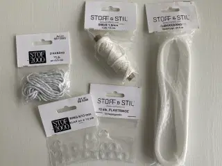 Diverse dele til syning af folde-/hejsegardin.