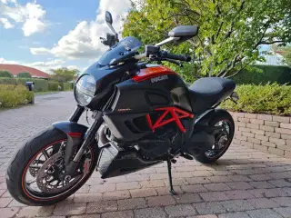 Ducati Diavel Carbon, nedsat