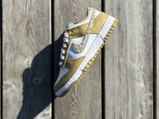 Nike Dunk Low “Barley Paisley” (W) i str. 37.5