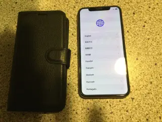Iphone xs- med cover + panserglas + lader