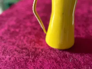 Gul emalje kande