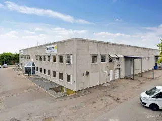 Lager med kontor. Der givers tre måneders lejerabat!