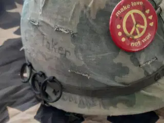 Fed Vietnam US hjelm med lidt påhæng