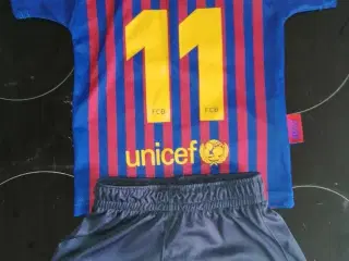 FC BARCELONA, NYT BABY SÆT, 9-12 MDR