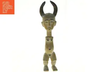 Træfigur med horn (str. 35 x 9 cm)