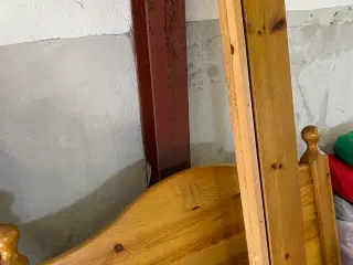 Fyrretræsseng