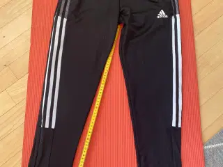 Joggingbukser str 11-12 år