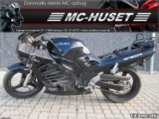 Suzuki RF 900 R