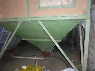 - - - 10 ton