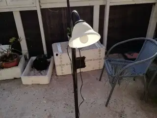 Standerlampe med glas skærme