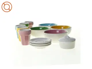 Sæt af porcelæn til legekøkken (str. Blandet)