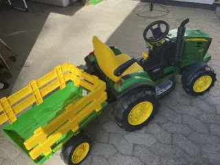 John Deere traktor