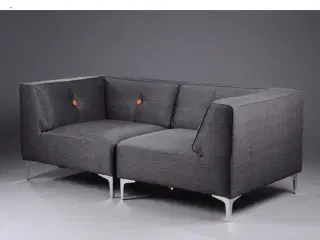 Ny 2 personers modulsofa i koksgrå. Designet af Morten Voss. (læs beskrivelse)