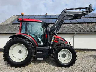 Valtra G135 / 650 timer / år 2024 / frontlæsser