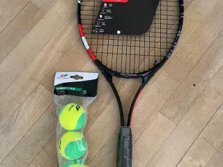 Pro Touch Ketcher og bolde sælges samlet