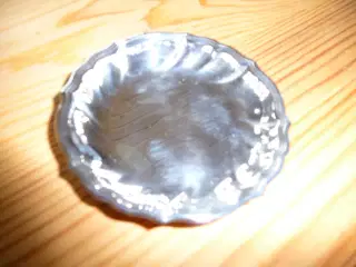 glas bakker i sølv plet
