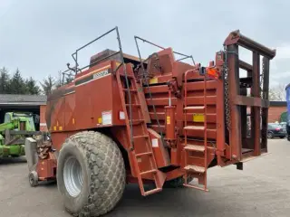 Hesston 4900 Sælges i dele/For parts