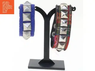 To dekorative armbånd (str. 19 x 2 og en halv cm og 21 x 2 og en halv cm)