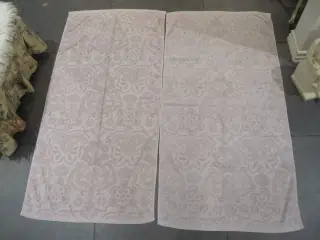 2 stk. lyslilla badehåndklæder