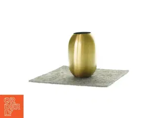 Lille oval vase fra Skjalm P