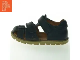 Brugte børnesandaler (str. 28 )