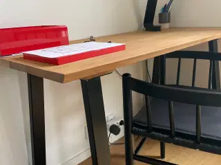 Skrivebord 