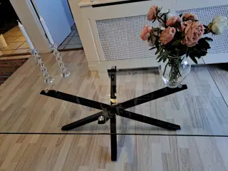 Sofabord "NYT" med glasplade og stålben