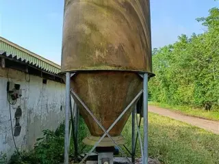 Tunetank ca. 3 tons
