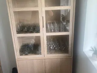 Skænk og vitrineskab 