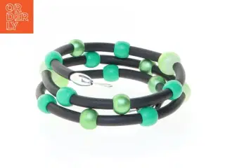 Elastisk armbånd med grønne perler