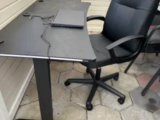 Skrivebord + kontorstol 