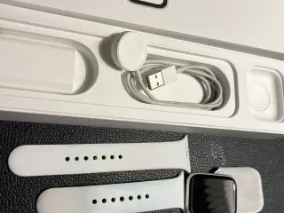 Apple Watch, serie 4, 44 mm