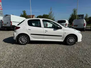 Peugeot 206+ 1,4 Active 75HK 5d
