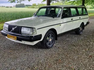 Volvo 245 van