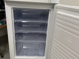 Fryser og køleskab 