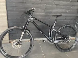 YT IZZO CORE 3 str XXL (185-200cm)