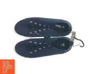 Sneakers fra H&M (str. 38)