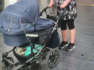 Emmaljunga Barnevogn med lille liggemål (udlejes)