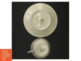 Kaffekopper med blomstermotiv fra Københavns Porcellains Maleri (str. Diameter 13 cm kop 8 x 7 cm)