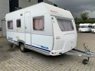 1999 - Dethleffs Camper 430 T   God begynder vogn med dobl seng og luftfortelt