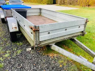 Selandia Trailer 900