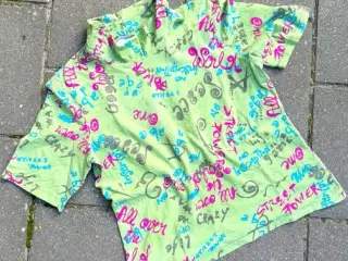 T-shirt med graffiti - hjemmesyet unika
