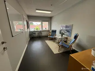 Kontor til leje, velegnet som klinik på Østergade.