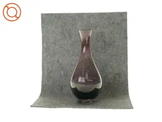 Vase i lilla glas