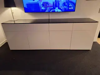 Stabil skænk sælges