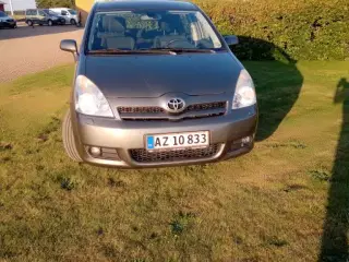 7 Personer familie bil nysynet 